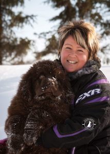 Claudie avec un chiot Terre-Neuve